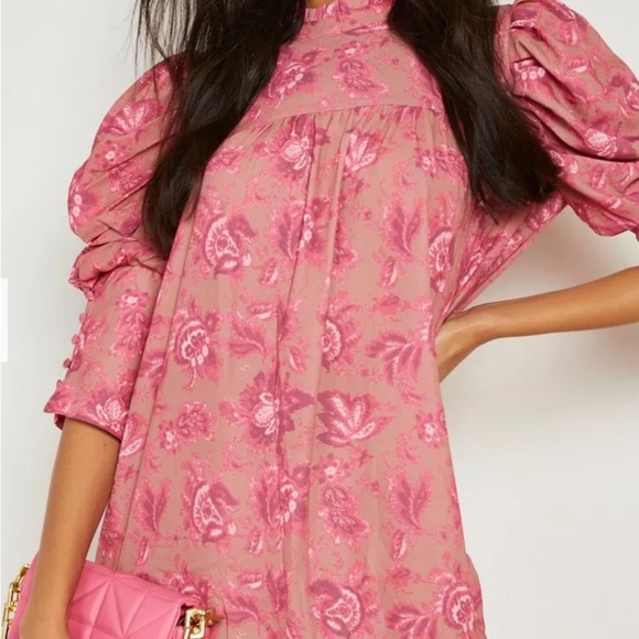 Boohoo Dresses & Skirts - Boohoo PRINTED PUFF SLEEVE RUFFLE NECK SMOCK DRESS Medium